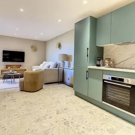 Eden Parc-apartment 5*-swimming-pool-saint-tropez Daire
