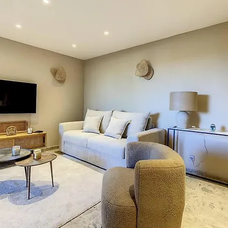 Eden Parc-apartment 5*-swimming-pool-saint-tropez